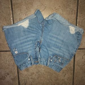 Getting rid of clothes in good condition size 12